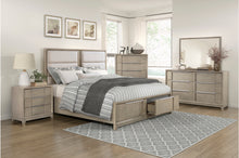 1820N-1* Queen Platform Bed with Footboard Storage